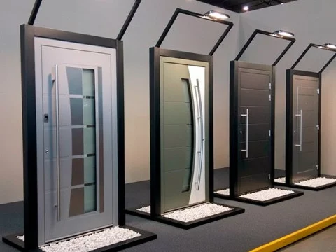 Стальные или металлические двери: в чём разница?