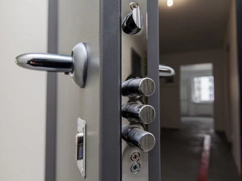 Что лучше: сувальдный или цилиндровый замок